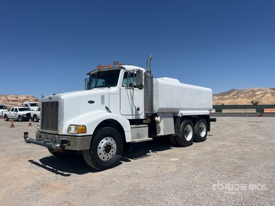 1997 Peterbilt 385 3600 gal 6x4 شاحنة مياه