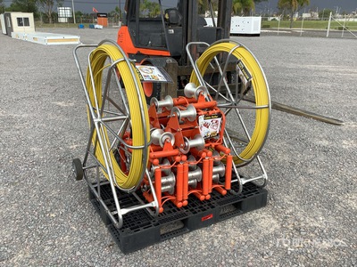 Quantity of (2) 2026 DR-CR Guia para Cableado (Sin Usar) / Tire-câbles et tendeurs (Unused)