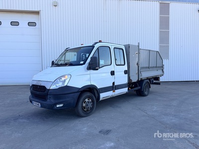 2014 Iveco 4x2 Crew Cab Camion Benne S/A Dump Truck