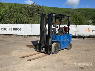 1999 Cat GP25K 2500 kg Forklift