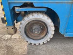 Châssis with Right Rear Tire