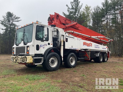 199 Putzmeister M42 42 m on 1999 Mack MR688S 8x4 Twin-Steer Autocarro pompa calcestruzzo