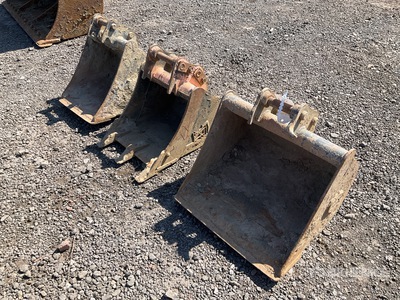 Quantity of (3) Digging 600mm, 450mm, 450mm Bucket