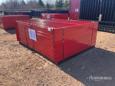 Quantity of (30) 8 ft x 6 ft Powder Coated サイト フェンス (Unused)