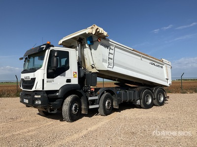2018 Iveco Trakker 500 8x4 Twin-Steer Tipper Truck