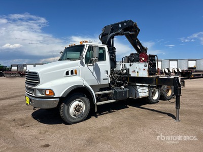 2004 Hiab 330-2 26400 lb Knuckle Boom on 2005 Sterling L9500 6x4 Camión Grúa