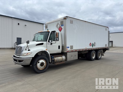 2016 International 4400 6x4 Van Truck