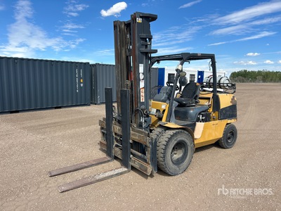 2015 Cat GP55 Pneumatic Tire Gabelstapler