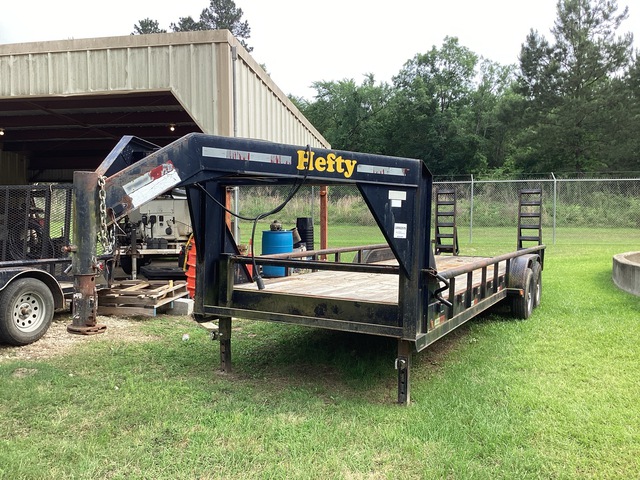 2007 Hefty  24 ft T/A Gooseneck Equipment Trailer