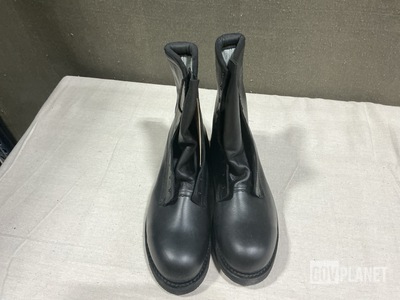 (35) Pairs of Men’s Safety Boots