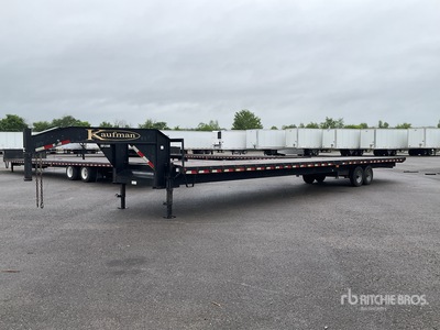 2017 Kaufman 18300 lb 43 ft Tri/A Gooseneck Equipment Trailer