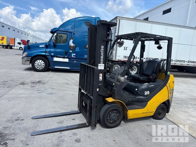 2018 (unverified) Komatsu FG25ST-18 8800 lb Cushion Tire Montacargas