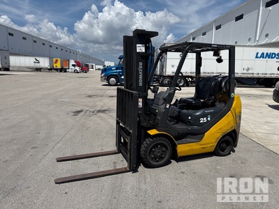 2018 (unverified) Komatsu FG25ST-16 8800 lb Cushion Tire Montacargas