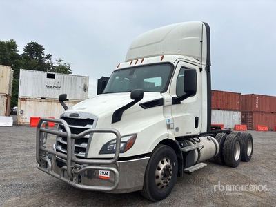 2019 Freightliner Cascadia 116 6x2 Ciągnik siodłowy T/A z kabiną dzienną