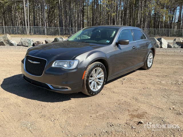 2016 Chrysler 300 2016 Chrysler 300 Limited Automobile