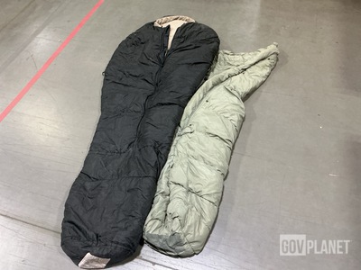 (38) Sleeping Bags