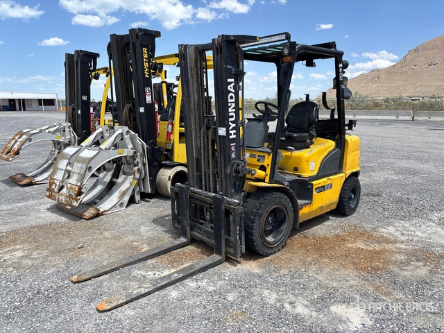 2016 Hyundai 30L-7A 5000 lb Forklift