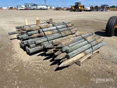 Quantity of (100) Miscellaneous Quantity of Posts for 柵