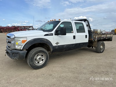 2015 Ford F-350 XL 4x4 Crew Cab Flatbed Truck