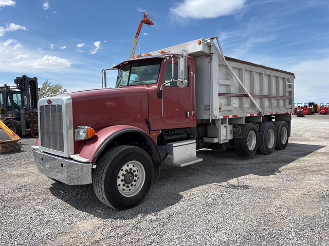 2011 Peterbilt 367 8x4 Tri/A Dump Truck