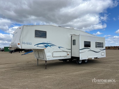 2002 Gulf Stream Mako Series M27FCLR 29 ft T/A Travel Trailer