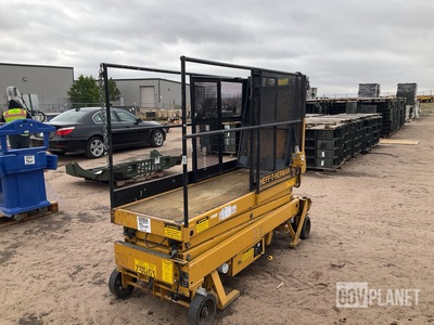 PAC Craft 215 AM Scissor Lift
