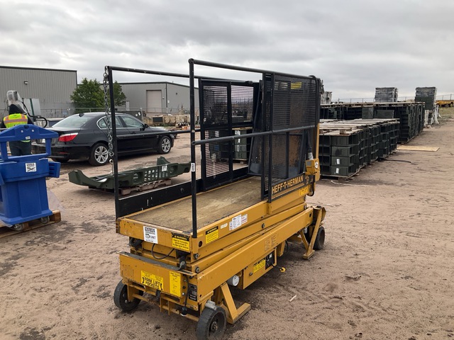 PAC Craft 215 AM Scissor Lift