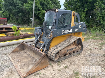 2017 John Deere 323E Chargeuse sur rails compacte