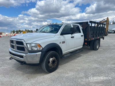 2012 Ram 5500 4x4 Crew Cab Ciężarówka z płaską platformą