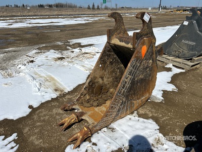 WBM 24 in Q/C Digging Excavator Bucket