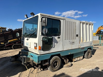 Tennant 830-II Industrial Street Sweeper Divers - Industriel