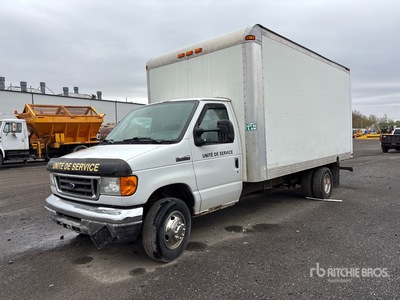 2007 Ford E-450 4x2 Furgoneta caja cerrada (Inoperable)