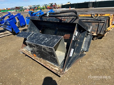 John Deere SA60 60 in Side Discharge Skid Steer Bucket