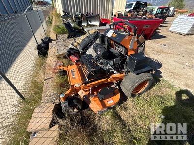 Scag V-Ride II Stand-On Rasenmäher