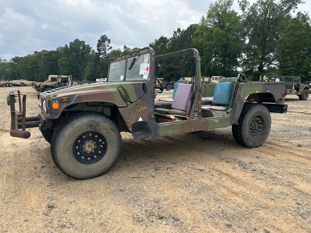 AM General M1097R1 HMMWV 4 Door w/Truck Body