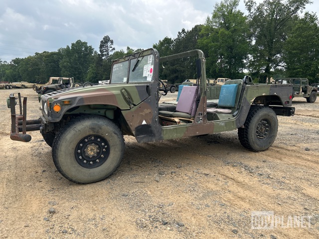 AM General M1097R1 HMMWV 4 Door w/Truck Body