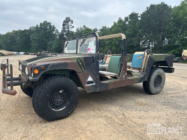 AM General M1097R1 HMMWV 4 Door w/Truck Body