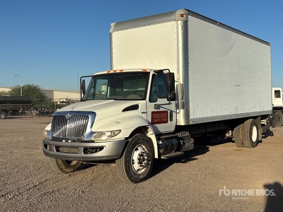 2009 International 4300 4x2 Gesloten vrachtwagen