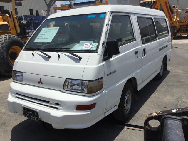 2013 Mitsubishi L300 Bus