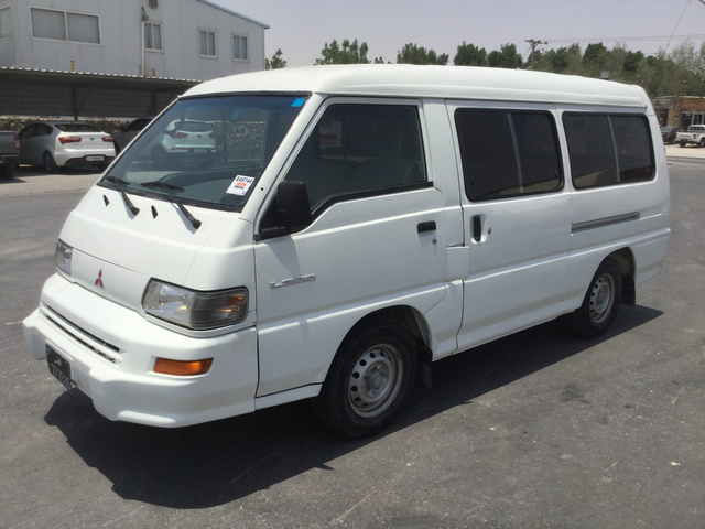 2013 Mitsubishi L300 Bus