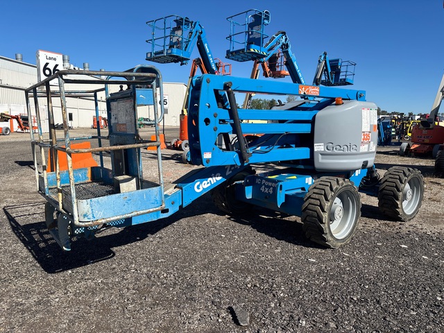 2013 Genie Z-45/25 4WD Diesel Articulating Boom Lift 2013 Genie Z-45/25 4WD Diesel Articulating Boom Lift