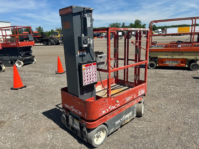 2016 Skyjack SJ16 Vertical Mast Lift