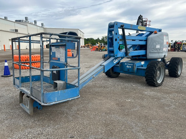 2013 Genie Z45/25 4WD Diesel Articulating Boom Lift 2013 Genie Z45/25 4WD Diesel Articulating Boom Lift