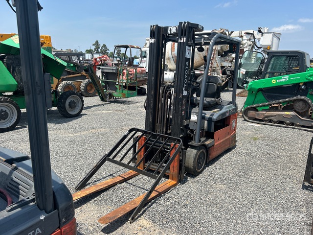 2016 Toyota 8FBE20U 3450 lb Electric Forklift (Inoperable)