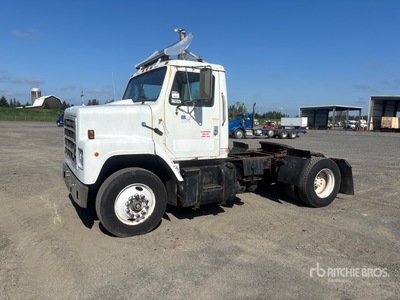 1984 International 2275 4x2 S/A Day Cab Truck Tractor