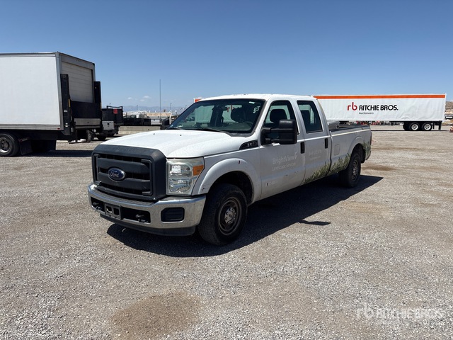 2015 Ford F-250 4x2 Crew Cab Pickup