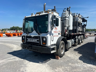 2013 Mack MRU613 Epoxy Truck (Inoperable)