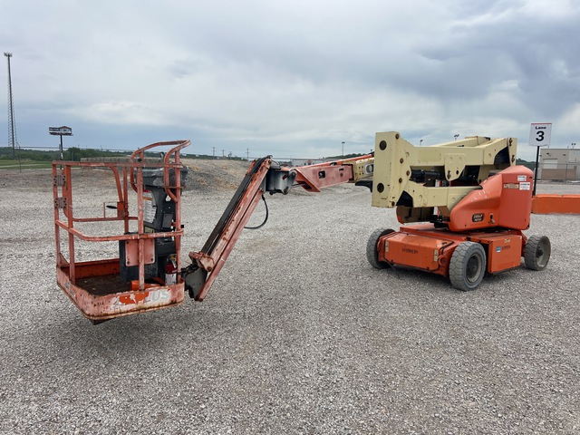 2015 JLG E400AJPN 2WD Electric Articulating Boom Lift