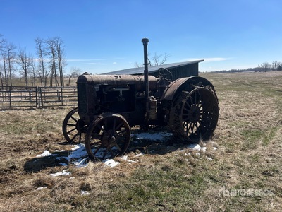 McCormick Deering 2WD Wide Front Ciągnik zabytkowy