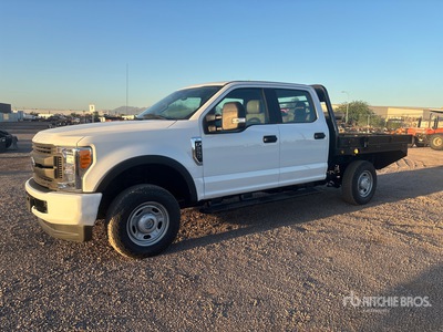 2018 Ford F-250 XL 4x4 Crew Cab Flatbed Truck